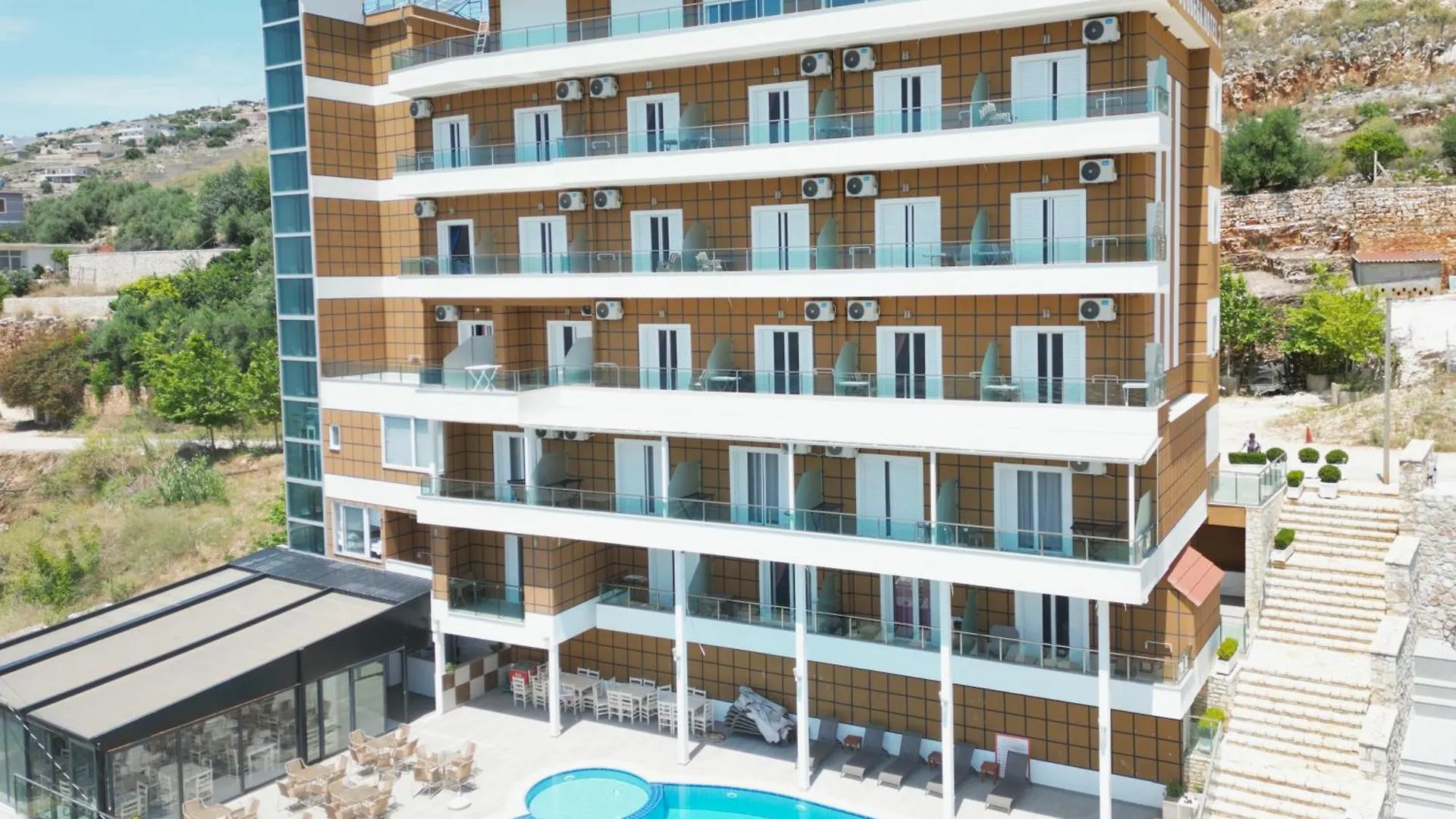 Mucobega Hotel 2 Sarandë