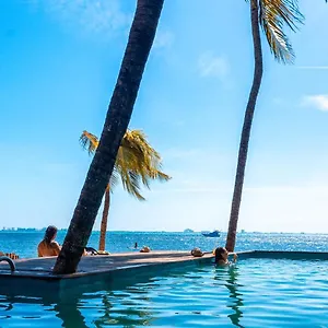 **** Hotel Enigmatic Beach México