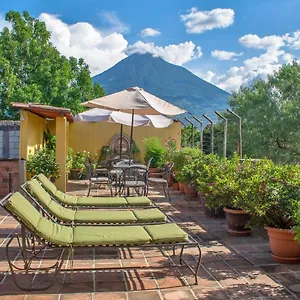 https://las-camelias-inn.guatemalaantiguahotels.com